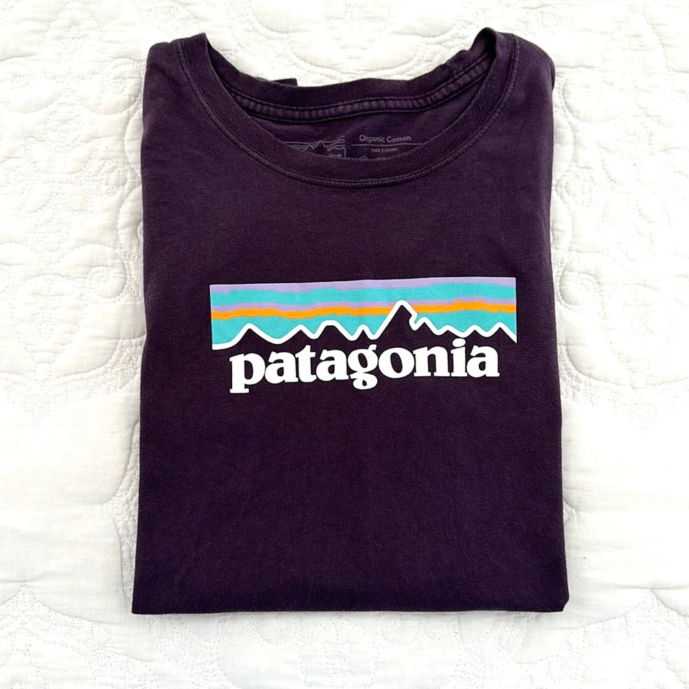 Patagonia Women’s Regular Fit Organic Cotton T-Shirt Size Small S Purple Top Tee